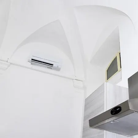 Katiuscia's Little Corner Apartment *